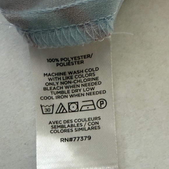 Ann Taylor Medium Petite Red Floral Lightweight Work or Casual Blouse - Picture 15 of 15